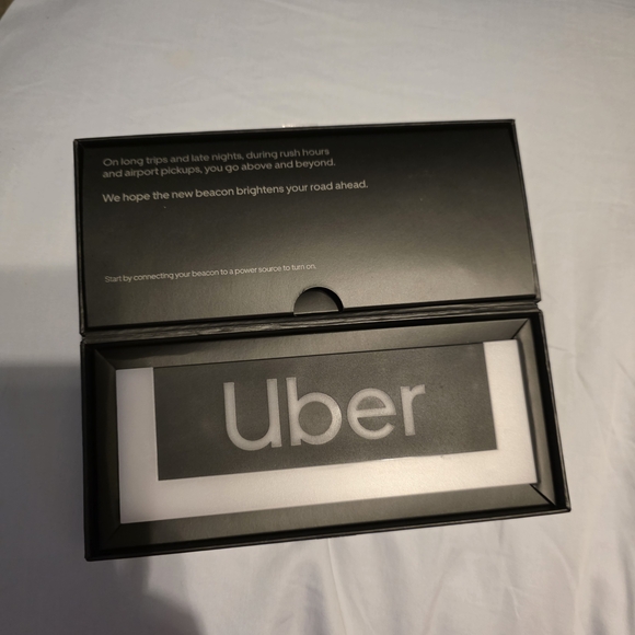 Uber Black and White Tech Kit Beacon 2.0 Never Used - Picture 3 of 7